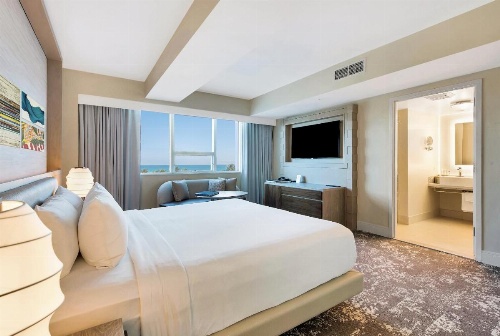 Eden Roc Miami Beach image 7